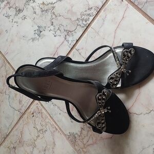 Beautiful dragonfly rhinestone adorned black heels